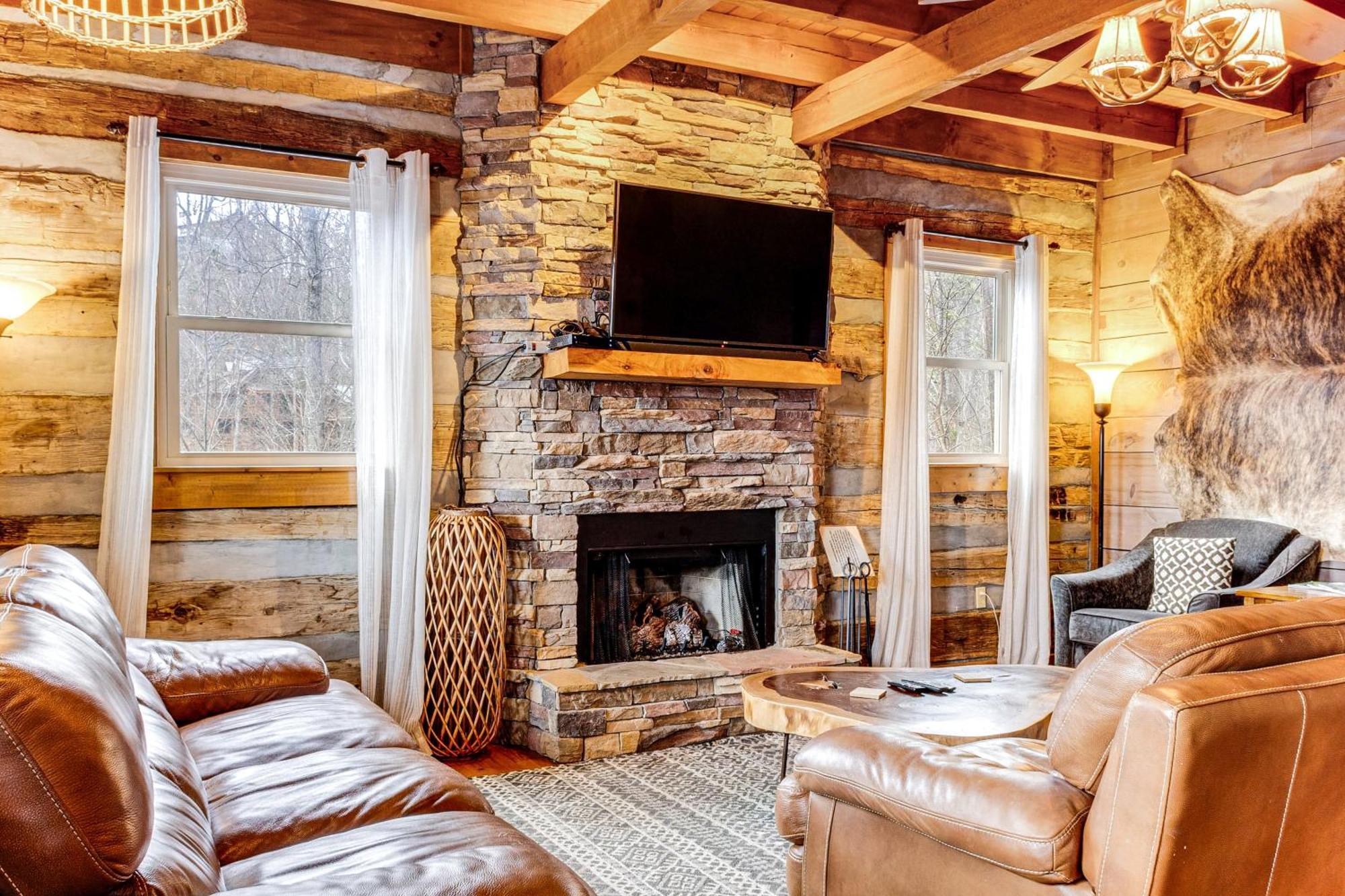Spacious Gatlinburg Cabin With Hot Tub And Game Room! Exterior foto