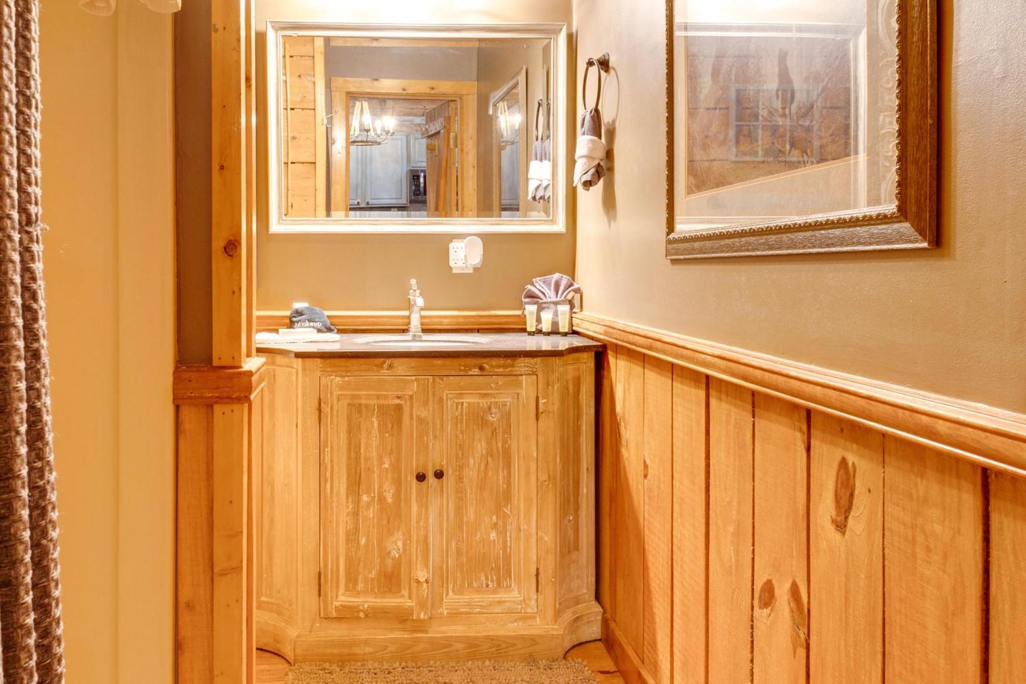 Spacious Gatlinburg Cabin With Hot Tub And Game Room! Exterior foto
